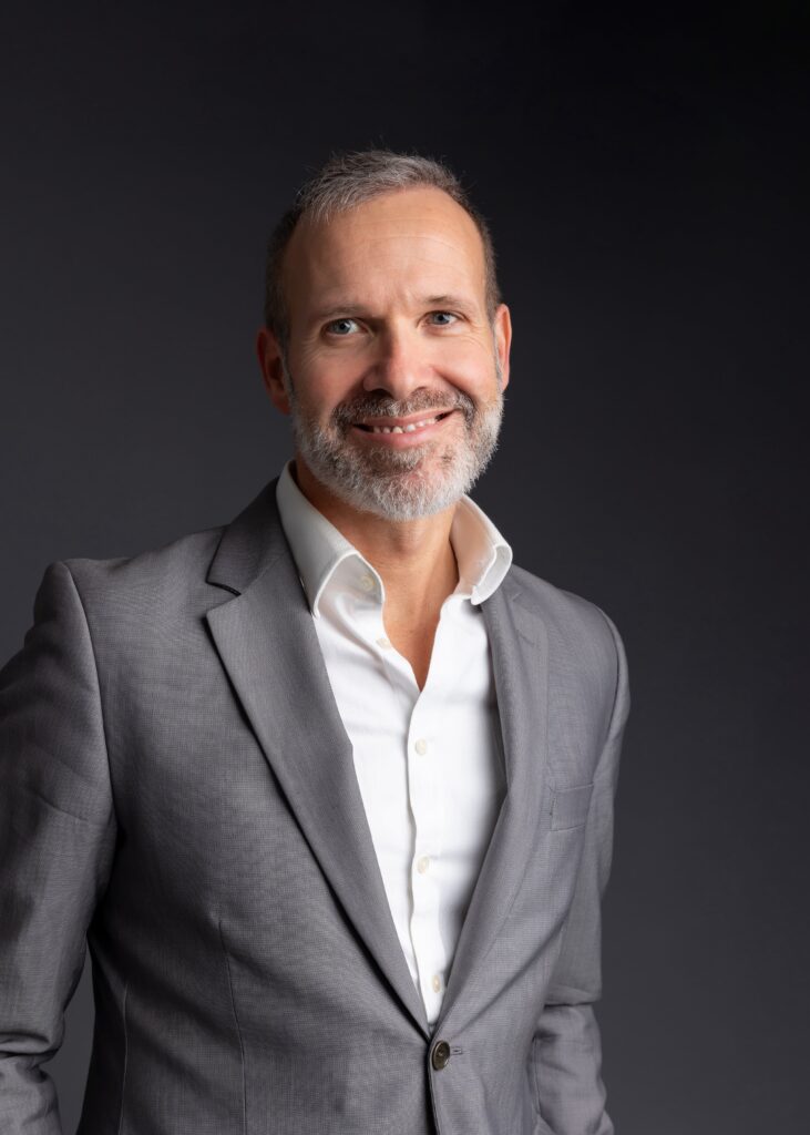 Craig Beza Dr. Craig Vezina - Swiss School of Business and Management Geneva